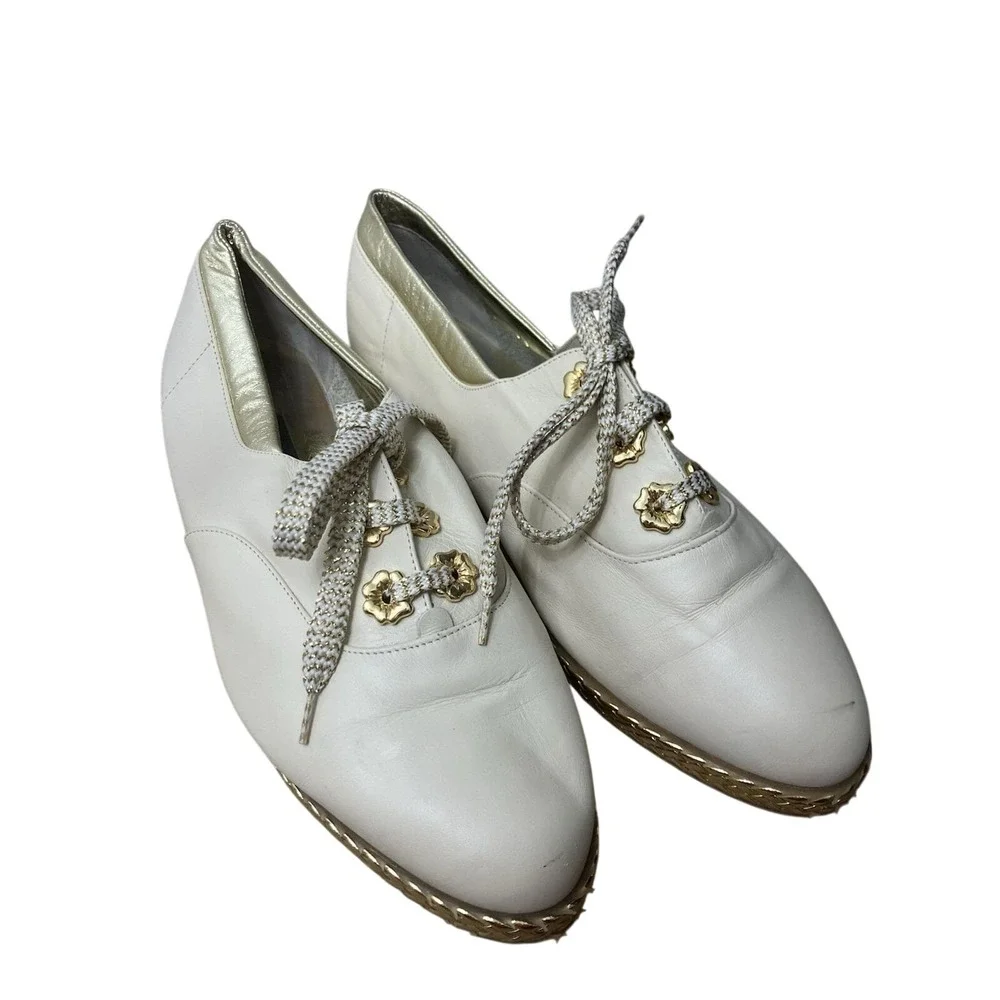 Vtg 1980s‎ Bally Jallut Ivory Leather Gold Floral Rivet Oxfords Flats Shoes 10